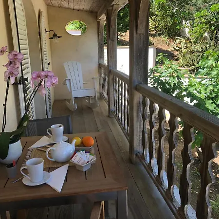 Le Clos Des Sept Palmiers 5* 滨海卡瓦莱尔