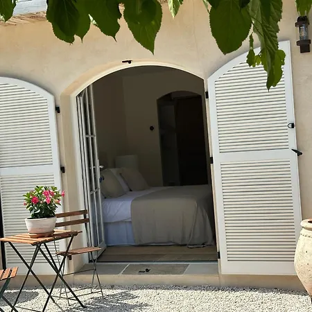 Le Clos Des Sept Palmiers ホテル キャバレール・シュル・メール