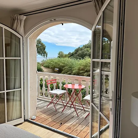 Le Clos Des Sept Palmiers 5*