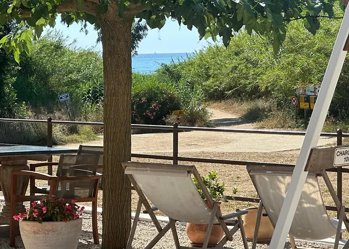 Le Clos Des Sept Palmiers فندق كافالير سور مير