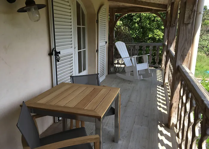 Le Clos Des Sept Palmiers 5* كافالير سور مير